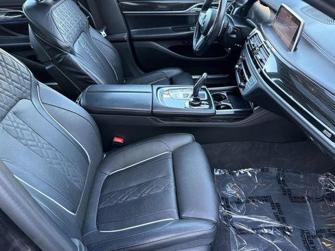 Used 2022 BMW 740i xDrive w/ M Sport Package AWD/4WD image 27