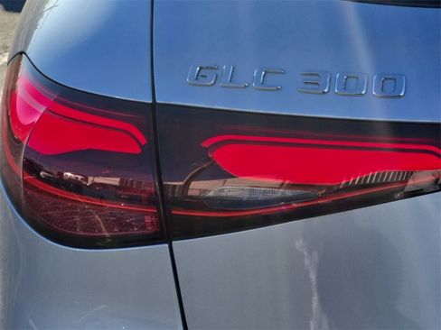 New 2026 Mercedes-Benz GLC 300 image 9