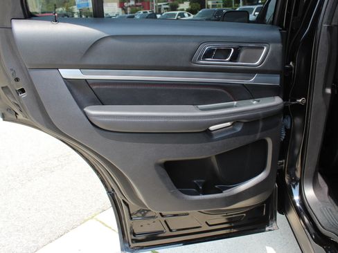 Used 2018 Ford Explorer Sport w/ Equipment Group 401A AWD/4WD image 18