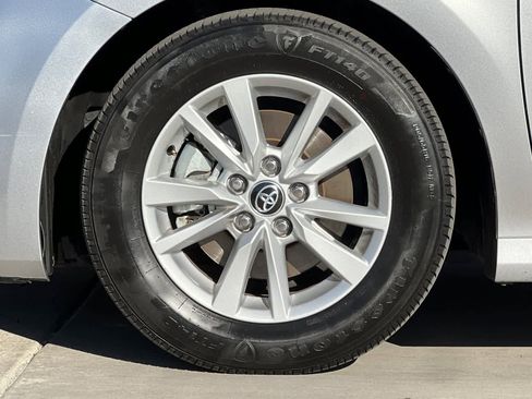 Used 2025 Toyota Camry LE image 27