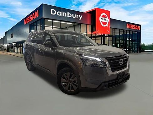 Certified 2024 Nissan Pathfinder S image 1