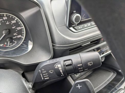 Used 2023 Nissan Rogue SV image 48