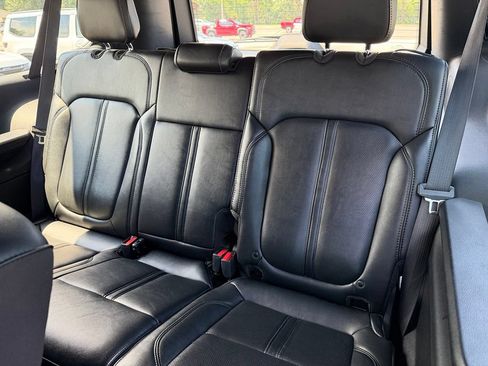 Used 2024 Jeep Wagoneer L Series II RWD image 16