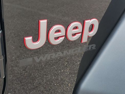 Used 2026 Jeep Wrangler Unlimited Rubicon AWD/4WD image 30