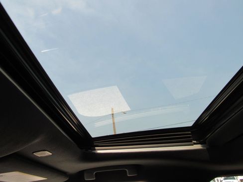 Used 2024 Toyota Highlander XSE FWD image 30