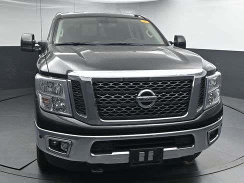 Used 2017 Nissan Titan SV image 2