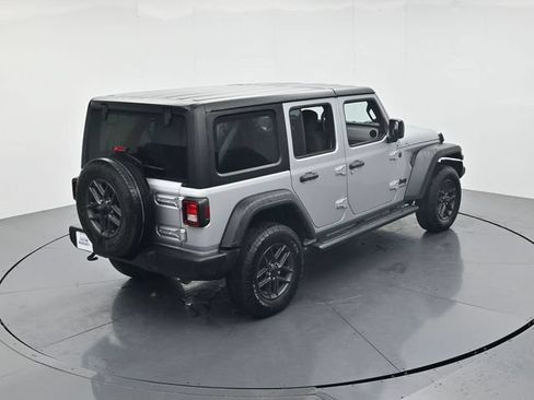 Used 2024 Jeep Wrangler Unlimited Rubicon AWD/4WD image 45