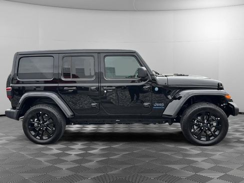 Used 2025 Jeep Wrangler Sahara w/ Safety Group image 6