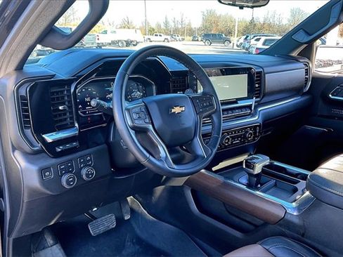 Used 2024 Chevrolet Silverado 1500 High Country w/ Technology Package image 18