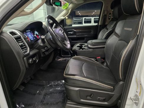Used 2024 RAM 2500 Laramie AWD/4WD image 18