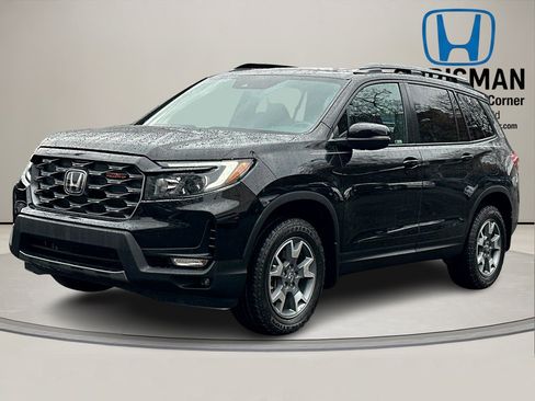 Used 2023 Honda Passport TrailSport image 2