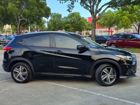 Used 2022 Honda HR-V EX image 3