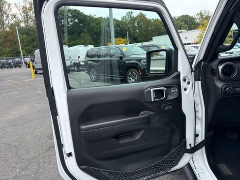 Used 2022 Jeep Wrangler Unlimited Willys image 37