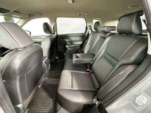 Used 2025 Nissan Rogue SV AWD/4WD image 24