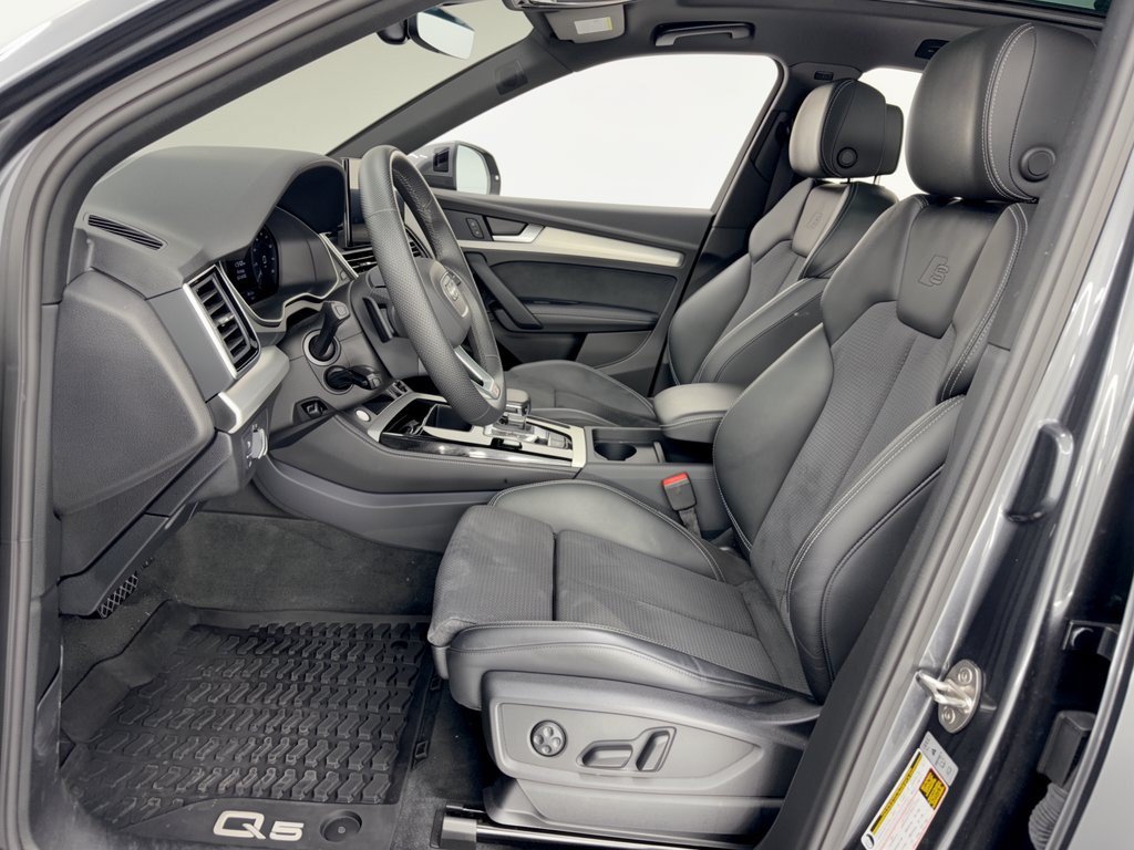 Used 2024 Audi Q5 e Premium Plus w/ Premium Plus Package AWD/4WD image 5