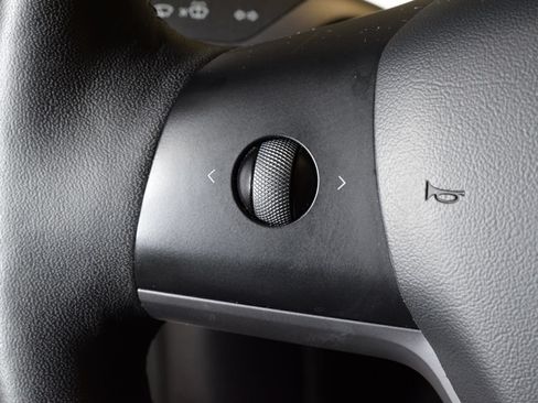 Used 2021 Tesla Model Y Performance AWD/4WD image 21