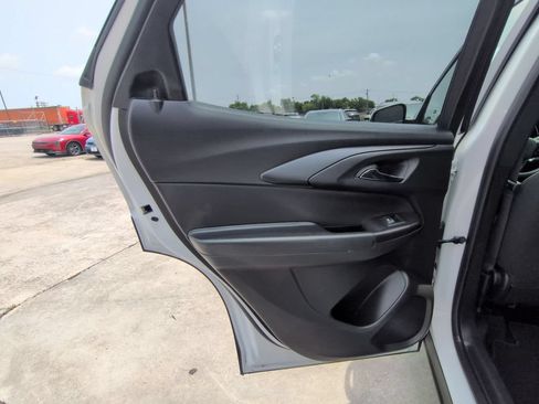 Used 2025 Chevrolet TrailBlazer LT AWD/4WD image 26