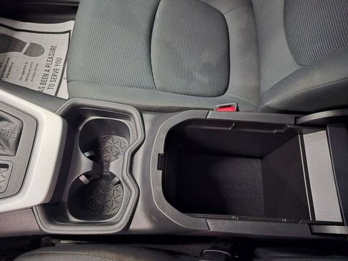 Used 2021 Toyota RAV4 LE AWD/4WD image 23