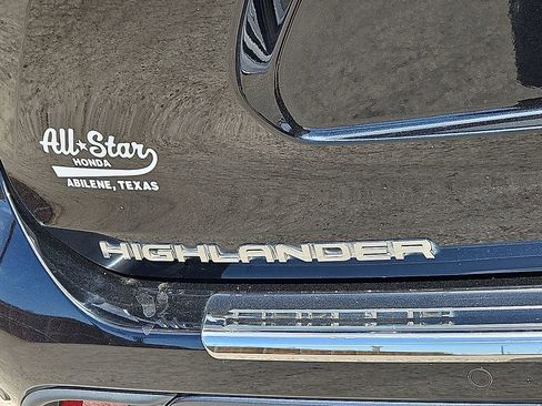Used 2020 Toyota Highlander Limited FWD image 14