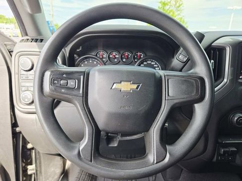 Used 2020 Chevrolet Silverado 1500 Custom w/ Custom Convenience Package AWD/4WD image 6