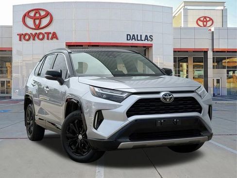 Used 2025 Toyota RAV4 XSE AWD/4WD image 1