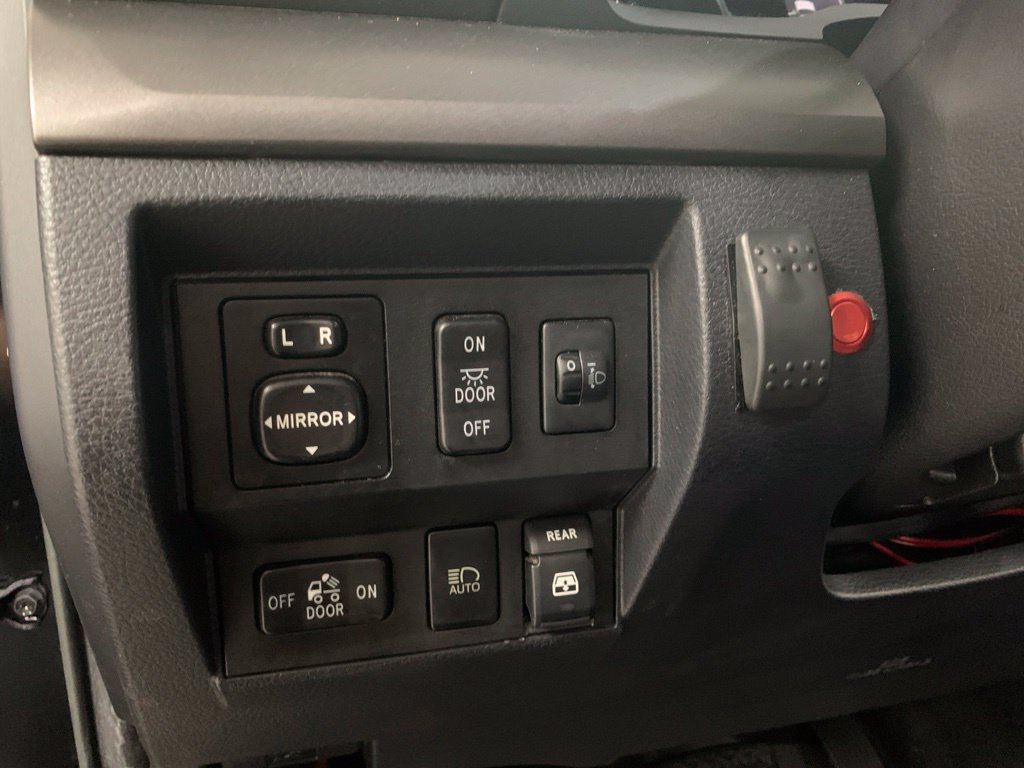 Used 2018 Toyota Tundra SR5 w/ SR5 Upgrade Package AWD/4WD image 17