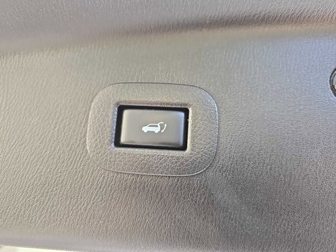 Used 2019 INFINITI QX80 Luxe w/ Proactive Package image 12