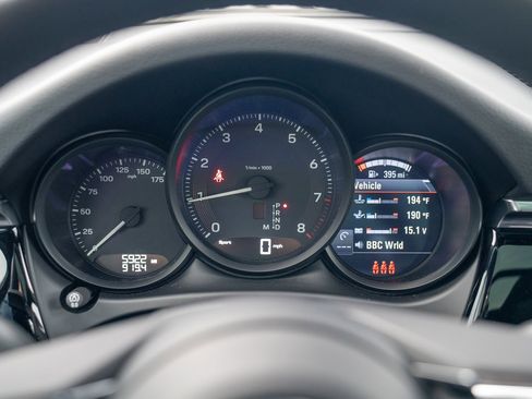 Used 2025 Porsche Macan image 15