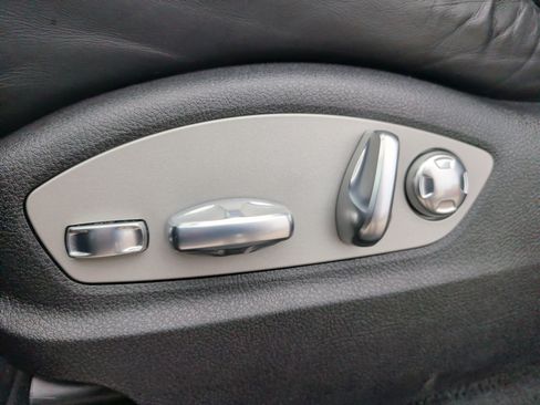 Used 2024 Porsche Macan image 26