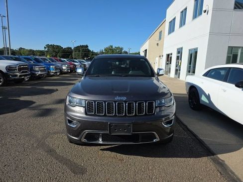 Used 2018 Jeep Grand Cherokee Limited AWD/4WD image 2