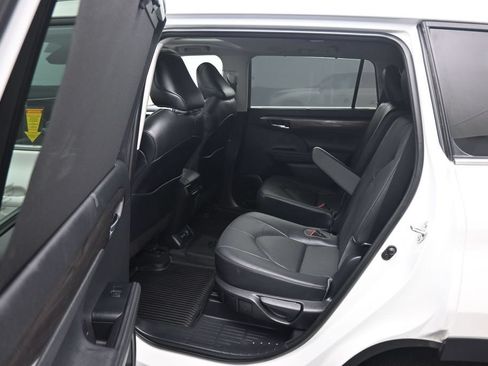 Used 2021 Toyota Highlander Limited AWD/4WD image 34