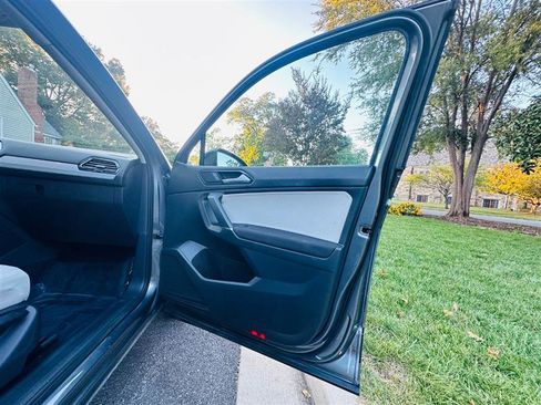 Used 2018 Volkswagen Tiguan S AWD/4WD image 25