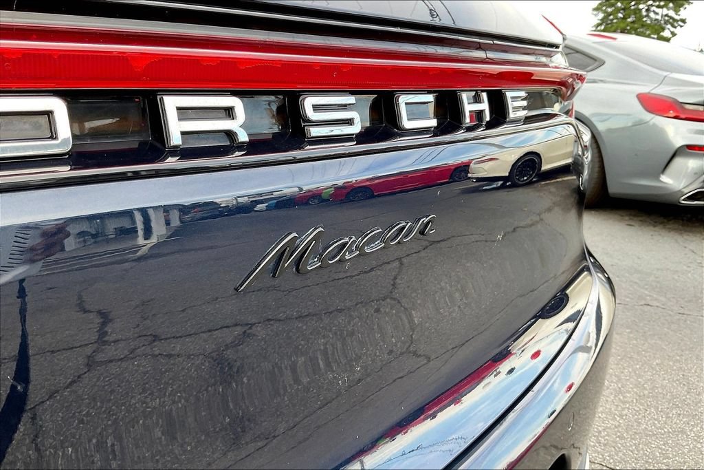 Used 2020 Porsche Macan AWD/4WD image 23