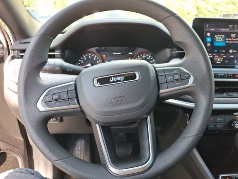 New 2025 Jeep Compass Sport image 29