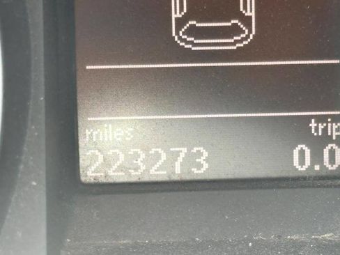 Used 2012 Volkswagen Golf 4-Door FWD image 35