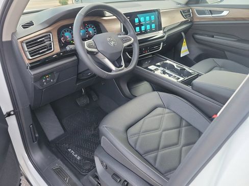 New 2026 Volkswagen Atlas SE FWD image 30