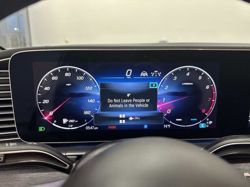 Certified 2025 Mercedes-Benz GLS 450 4MATIC image 31