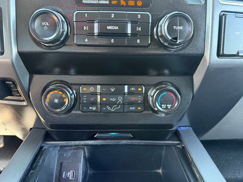 Used 2021 Ford F250 XLT w/ XLT Premium Package AWD/4WD image 33