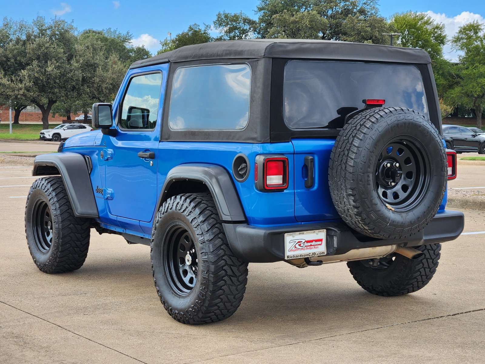 Used 2022 Jeep Wrangler Sport AWD/4WD image 4