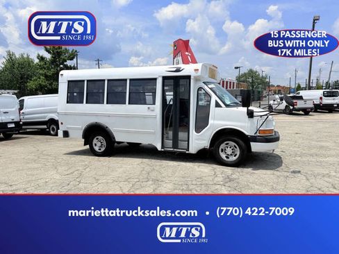 Used 2014 Chevrolet Express 3500 w/ School Bus Package RWD image 1