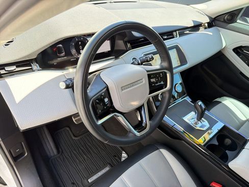Used 2023 Land Rover Range Rover Evoque R-Dynamic S AWD/4WD image 3