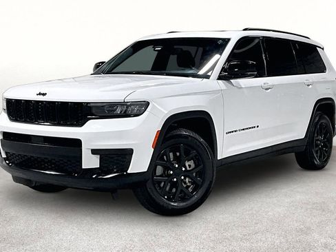 Used 2024 Jeep Grand Cherokee L Altitude AWD/4WD image 14