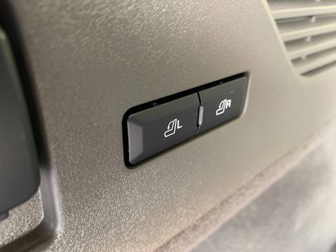 Used 2024 Lincoln Nautilus Premier AWD/4WD image 6