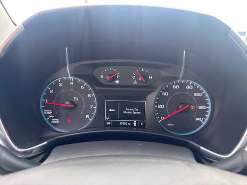 Used 2020 Chevrolet Equinox LS w/ LPO, Floor Liner Package FWD image 15