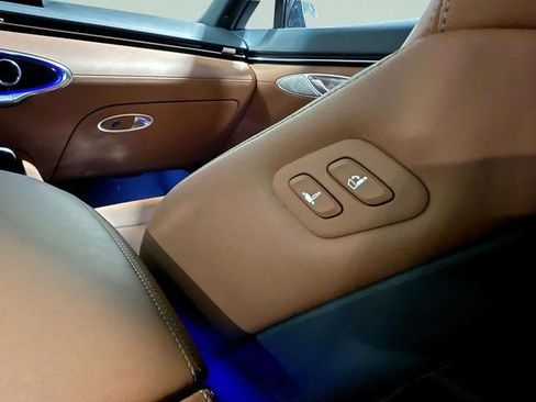 Used 2025 Genesis GV70 2.5T w/ Advanced Package image 24