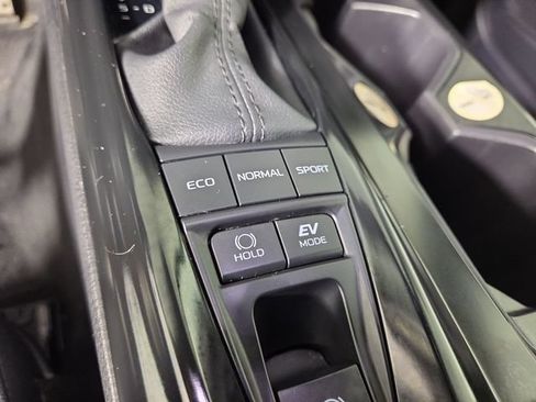 Used 2025 Toyota Camry SE FWD image 26