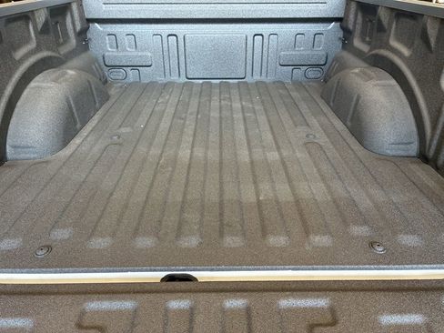 Used 2025 Ford F150 Lariat AWD/4WD image 9