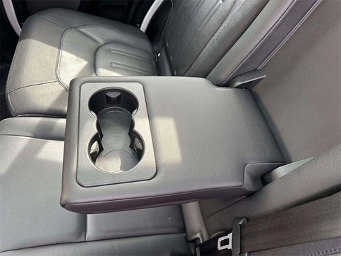 Used 2021 Land Rover Defender 110 X-Dynamic SE image 12