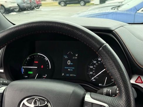 Used 2021 Toyota Sienna XSE image 10