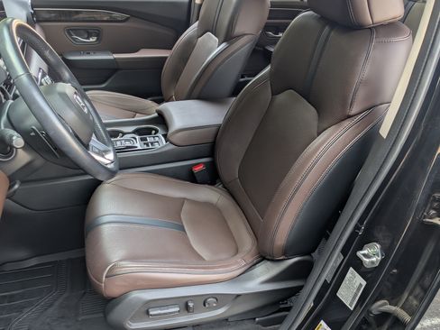 Used 2023 Honda Pilot Elite image 17